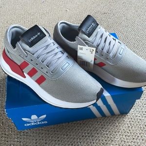 BRAND NEW IN BOX - Adidas U Path XJ - youth size 6